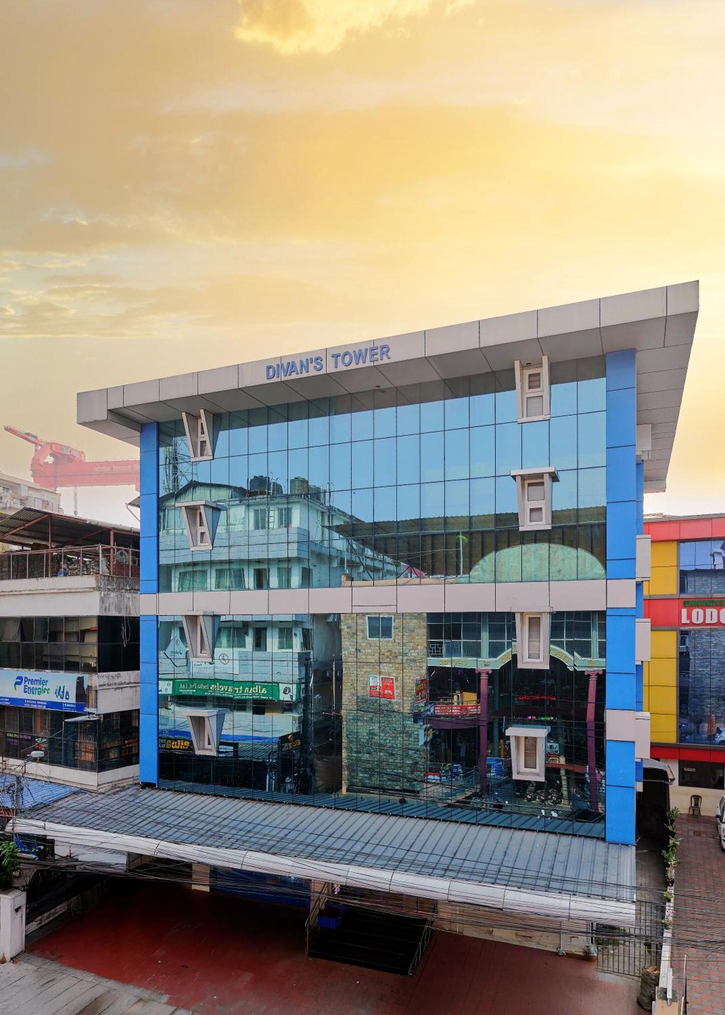 Reach Inn Kochi Екстер'єр фото